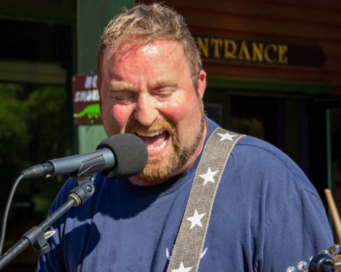 Sunset Grin - Rock and Tacos at Nanola - Malta, NY - 8/13/22 (Photo by Kylie Spinelli)