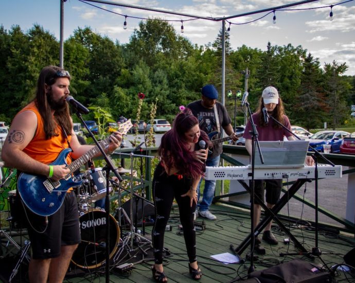 Fenix Rising - Rock and Tacos at Nanola - Malta, NY - 8/13/22 (Photo by Kylie Spinelli)