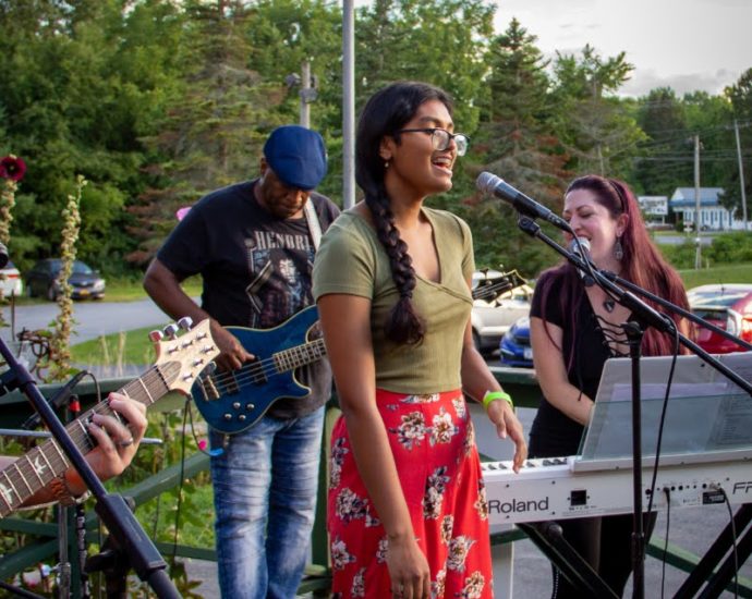 Fenix Rising - Rock and Tacos at Nanola - Malta, NY - 8/13/22 (Photo by Kylie Spinelli)