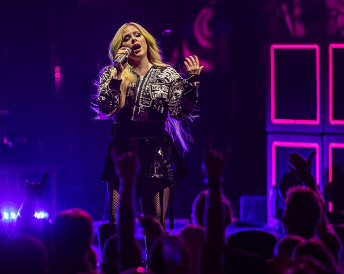 Avril Lavigne - 5/27/25 at SPAC, Saratoga Springs, NY (Photos by Claude Sawyer)