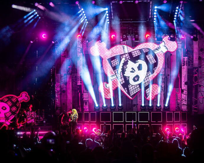 Avril Lavigne - 5/27/25 at SPAC, Saratoga Springs, NY (Photos by Claude Sawyer)