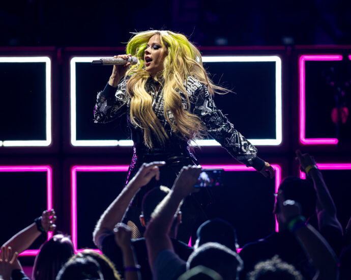 Avril Lavigne - 5/27/25 at SPAC, Saratoga Springs, NY (Photos by Claude Sawyer)