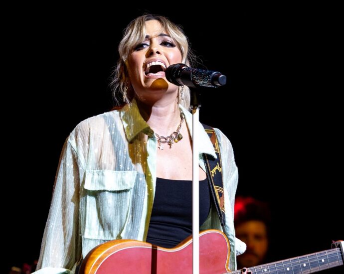 The Vindys - 5/21/25 at The Palace Theatre, Albany, NY (Photos by Mark Kurtzner for 518scene.com)