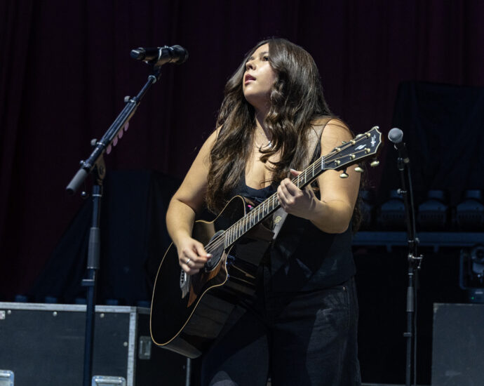 Gigi Perez - 6/21/25 at SPAC, Saratoga Springs, NY (Photos by Mark Kurtzner for 518scene.com)