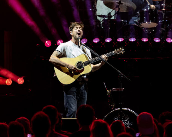 Mumford and Sons - 6/21/25 at SPAC, Saratoga Springs, NY (Photos by Mark Kurtzner for 518scene.com)