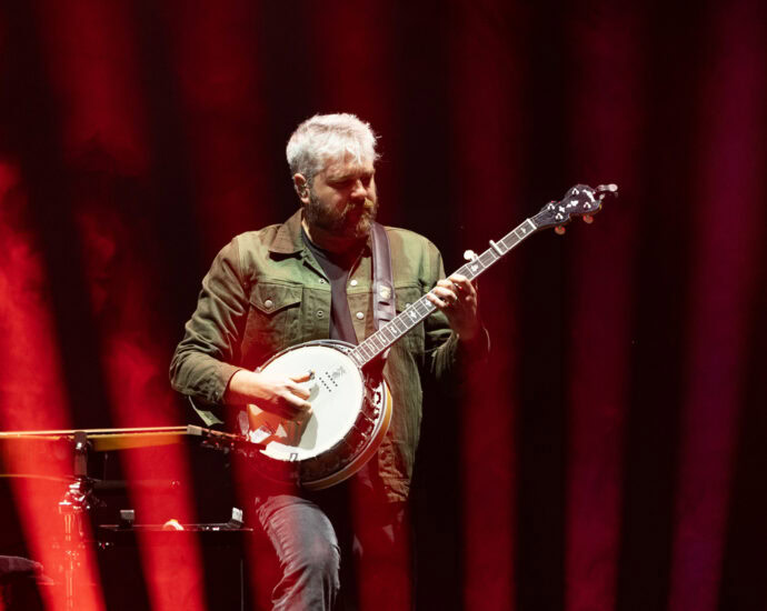 Mumford and Sons - 6/21/25 at SPAC, Saratoga Springs, NY (Photos by Mark Kurtzner for 518scene.com)