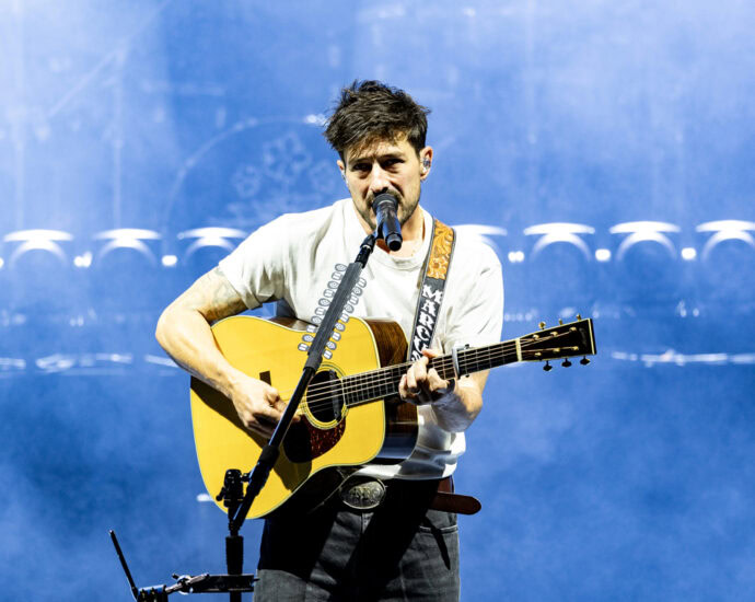 Mumford and Sons - 6/21/25 at SPAC, Saratoga Springs, NY (Photos by Mark Kurtzner for 518scene.com)