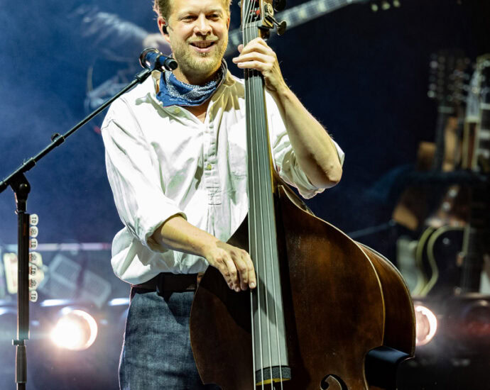 Mumford and Sons - 6/21/25 at SPAC, Saratoga Springs, NY (Photos by Mark Kurtzner for 518scene.com)