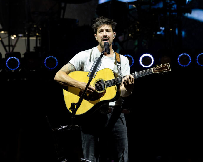 Mumford and Sons - 6/21/25 at SPAC, Saratoga Springs, NY (Photos by Mark Kurtzner for 518scene.com)