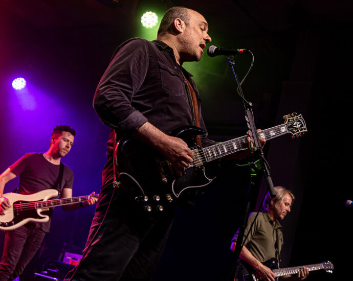 Sunny Day Real Estate - 5/31/25 at Empire Live, Albany, NY (Photos by Claude Sawyer)