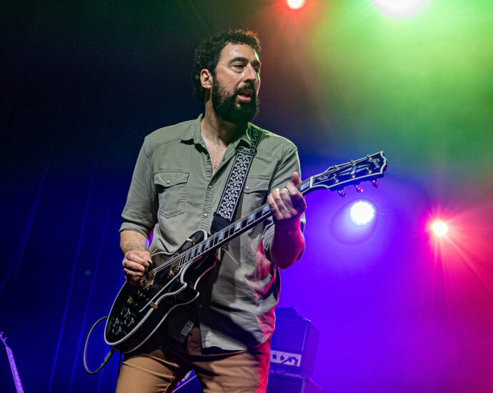 Sunny Day Real Estate - 5/31/25 at Empire Live, Albany, NY (Photos by Claude Sawyer)