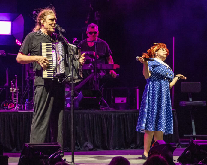 Weird Al Yankovic - 7/17/25 at SPAC, Saratoga Springs, NY (Photos by Kylie Spinelli for 518scene.com)