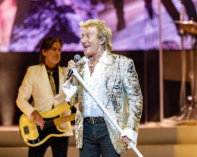 Rod Stewart - 7/15/25 at SPAC, Saratoga Springs, NY (Photos by Mark Kurtzner for 518scene.com)