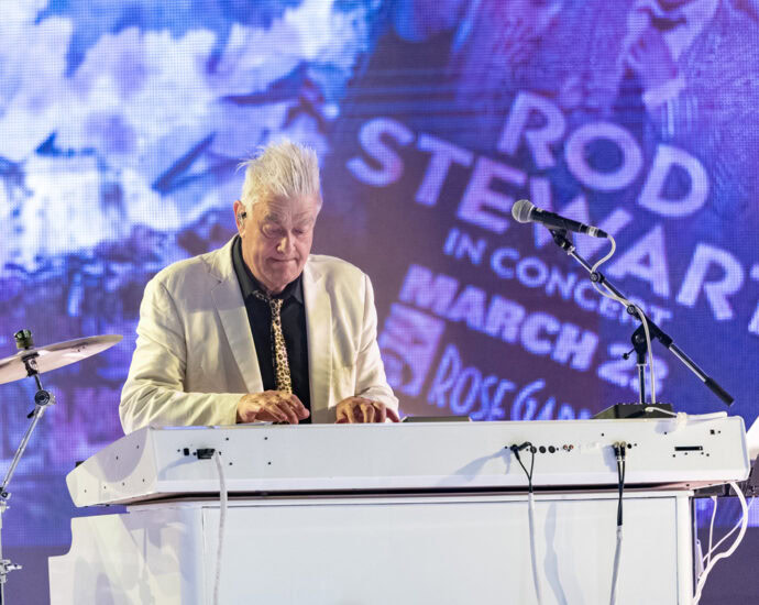 Rod Stewart - 7/15/25 at SPAC, Saratoga Springs, NY (Photos by Mark Kurtzner for 518scene.com)