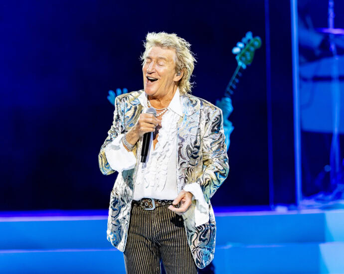 Rod Stewart - 7/15/25 at SPAC, Saratoga Springs, NY (Photos by Mark Kurtzner for 518scene.com)