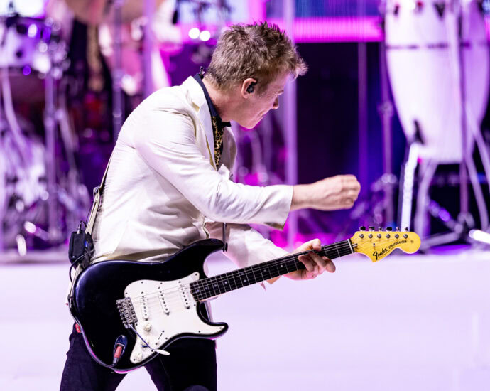 Rod Stewart - 7/15/25 at SPAC, Saratoga Springs, NY (Photos by Mark Kurtzner for 518scene.com)