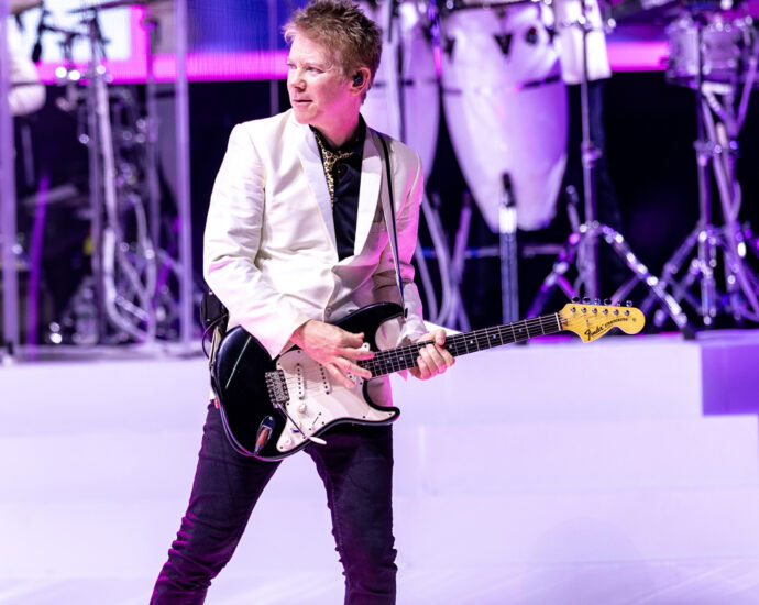 Rod Stewart - 7/15/25 at SPAC, Saratoga Springs, NY (Photos by Mark Kurtzner for 518scene.com)