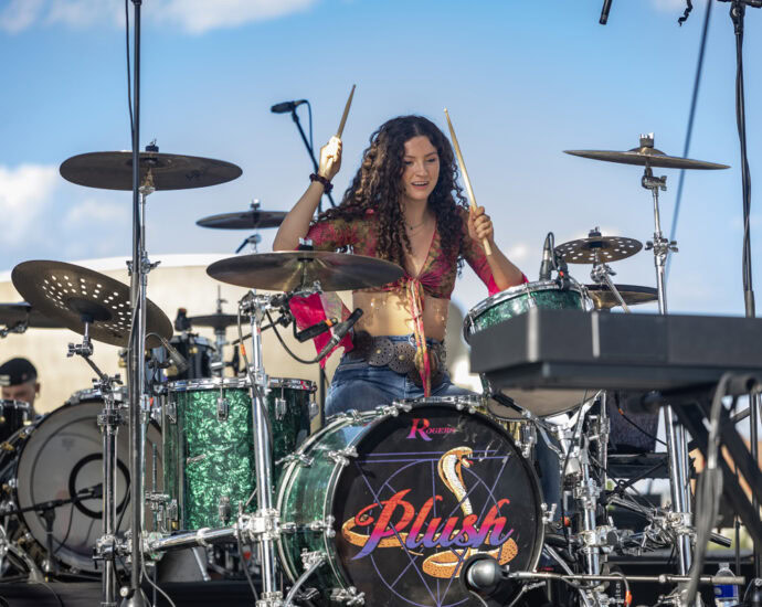 Plush - 7/23/25 at Empire State Plaza, Albany, NY (Photos by Mark Kurtzner for 518scene.com)