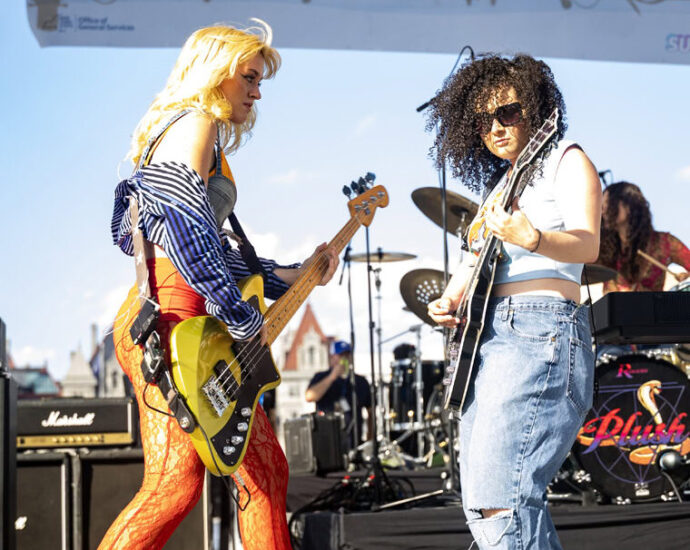 Plush - 7/23/25 at Empire State Plaza, Albany, NY (Photos by Mark Kurtzner for 518scene.com)