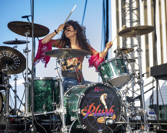 Plush - 7/23/25 at Empire State Plaza, Albany, NY (Photos by Mark Kurtzner for 518scene.com)