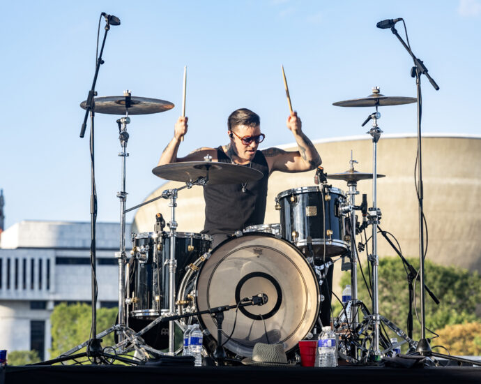 Lit - 7/23/25 at Empire State Plaza, Albany, NY (Photos by Mark Kurtzner for 518scene.com)