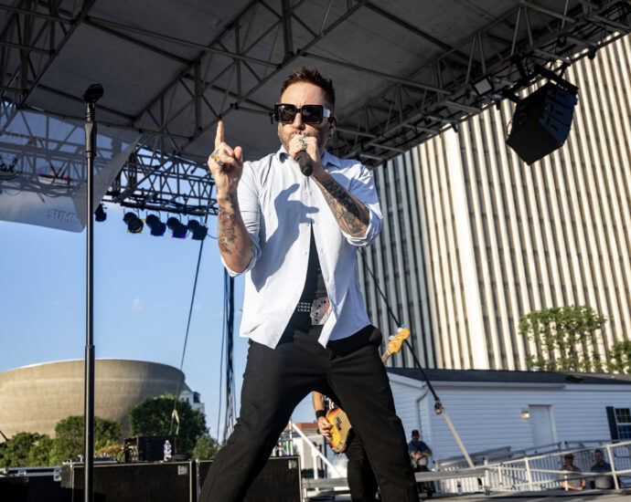 Lit - 7/23/25 at Empire State Plaza, Albany, NY (Photos by Mark Kurtzner for 518scene.com)