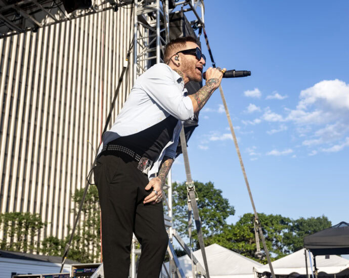 Lit - 7/23/25 at Empire State Plaza, Albany, NY (Photos by Mark Kurtzner for 518scene.com)