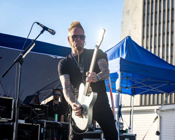 Lit - 7/23/25 at Empire State Plaza, Albany, NY (Photos by Mark Kurtzner for 518scene.com)