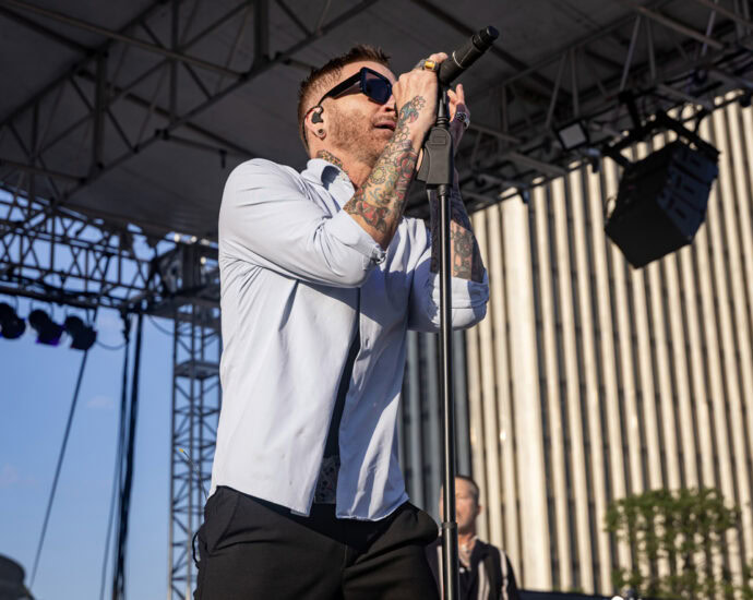 Lit - 7/23/25 at Empire State Plaza, Albany, NY (Photos by Mark Kurtzner for 518scene.com)