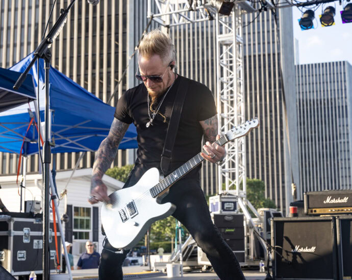 Lit - 7/23/25 at Empire State Plaza, Albany, NY (Photos by Mark Kurtzner for 518scene.com)
