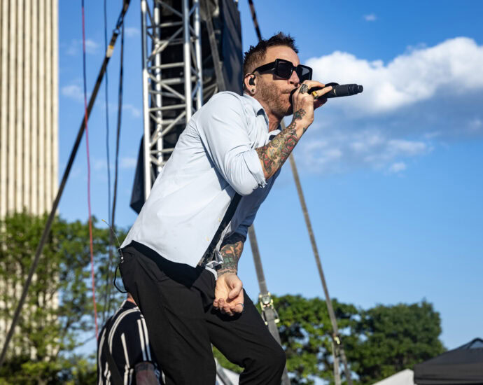 Lit - 7/23/25 at Empire State Plaza, Albany, NY (Photos by Mark Kurtzner for 518scene.com)