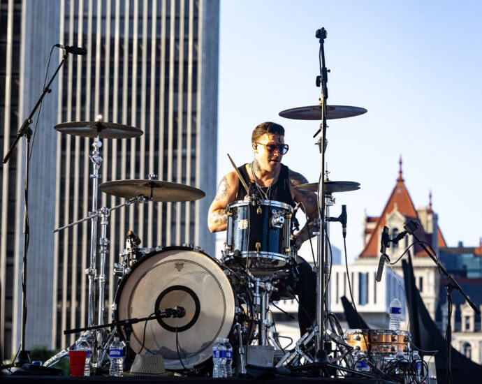 Lit - 7/23/25 at Empire State Plaza, Albany, NY (Photos by Mark Kurtzner for 518scene.com)