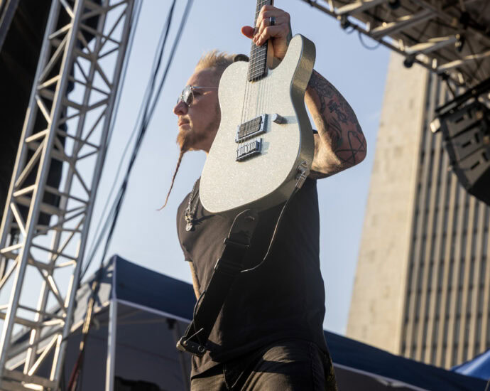 Lit - 7/23/25 at Empire State Plaza, Albany, NY (Photos by Mark Kurtzner for 518scene.com)