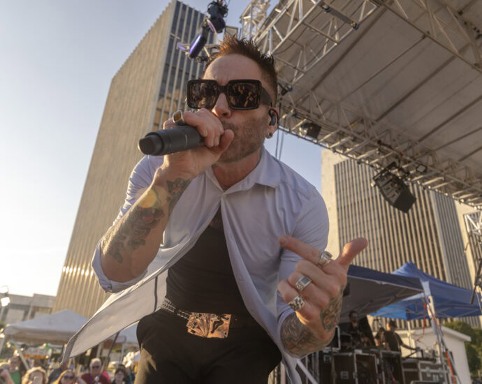 Lit - 7/23/25 at Empire State Plaza, Albany, NY (Photos by Mark Kurtzner for 518scene.com)