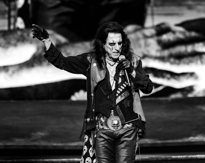 Alice Cooper - 9/27/25 at SPAC, Saratoga Springs, NY (Photos by Mark Kurtzner for 518scene.com)