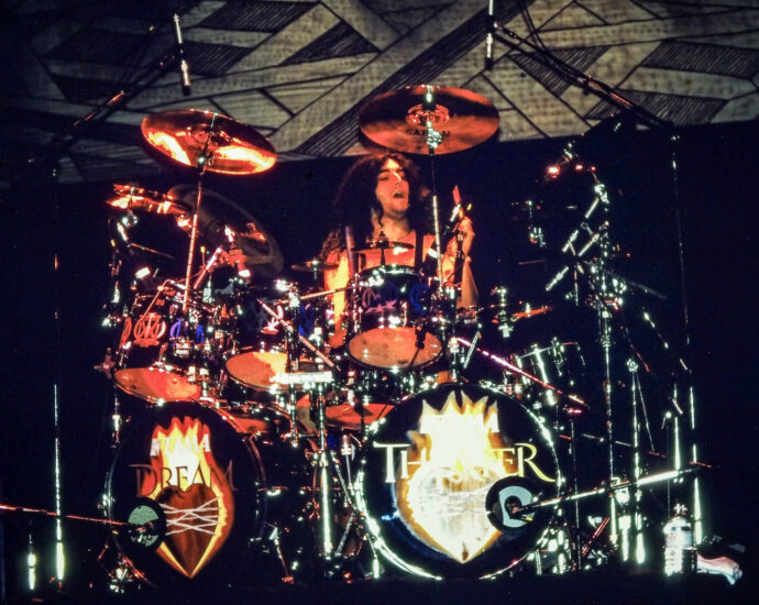 Dream Theater - 5/16/93 at The Palace Theater, Albany, NY (Photos by Mark Kurtzner)