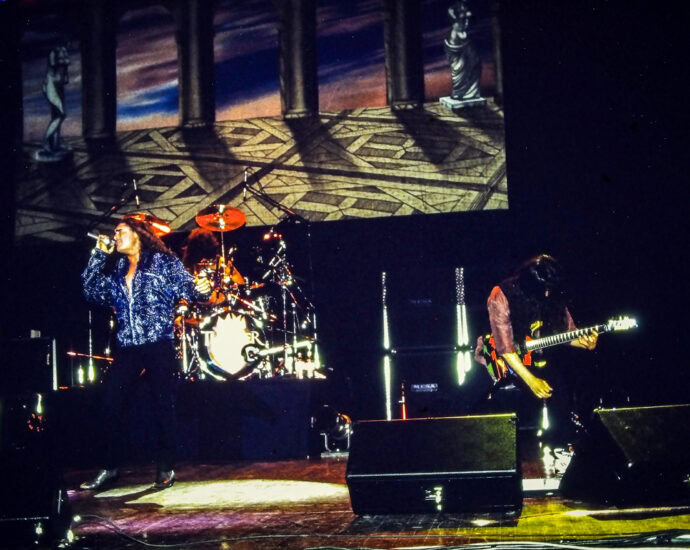 Dream Theater - 5/16/93 at The Palace Theater, Albany, NY (Photos by Mark Kurtzner)