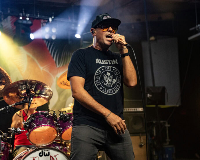 Alien Ant Farm - 10/1/25 at Empire Live, Albany, NY (Photos by Mark Kurtzner for 518scene.com)