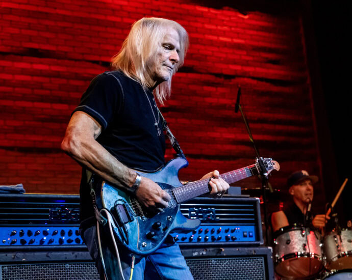 Steve Morse Band - 10/25/25 at Cohoes Music Hall, Cohoes, NY (Photos by Mark Kurtzner for 518scene.com)