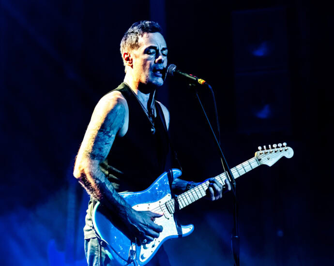 Richie Kotzen - 11/13/25 at Cohoes Music Hall, Cohoes, NY (Photos by Mark Kurtzner for 518scene.com)